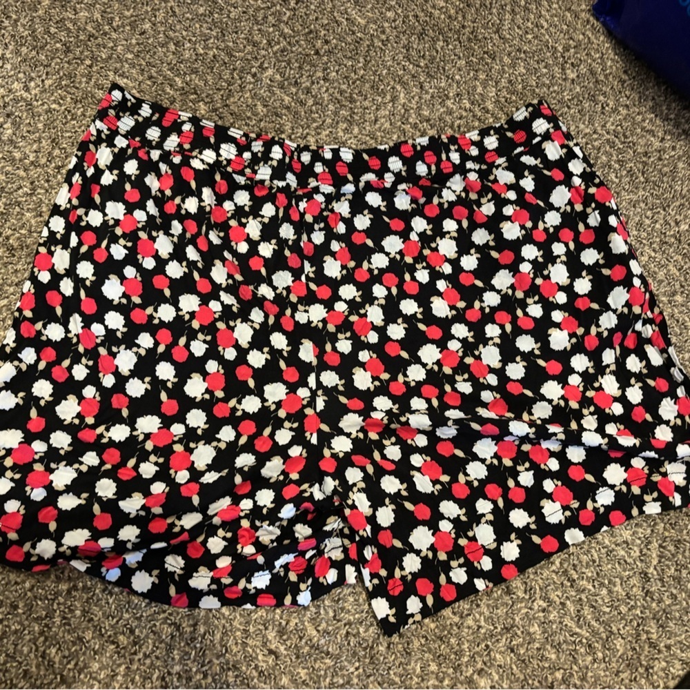 Lane Bryant Women’s Size 26/28 Black Shorts with Red and White Floral Design